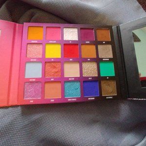 Nikkie Tutorials x Beauty Bay palette